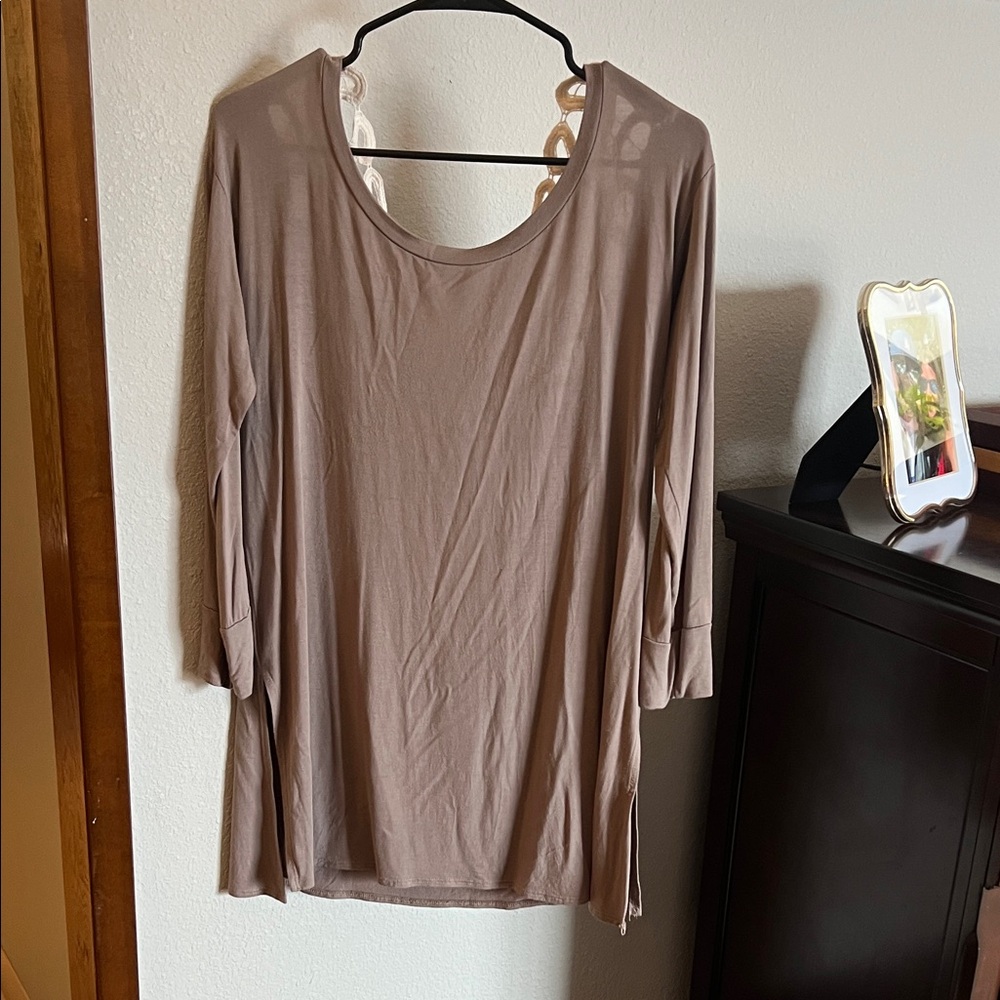 Women's Taupe Top